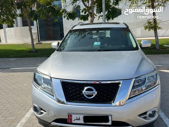 نيسان باثفايندر 2014 للبيع أستعمال دكتور داخل الدوحة فقط Nissan Parhfinder 2014 for sale wise use