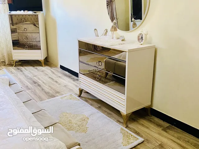 غرفة نوم تركيه للبيع اللون أبيض