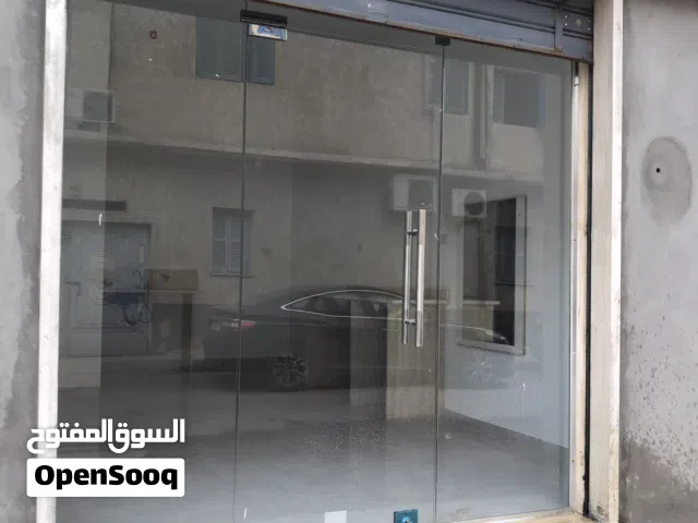 محل 6*4 للإيجار السنوي.