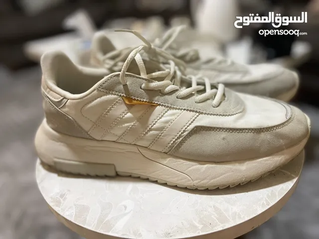 44 Sport Shoes in Amman