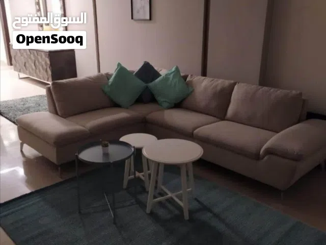 عندي شقة للبيع متشطبة بالكامل في الجولدن اسكوير سور ف سور مع هايد بارك