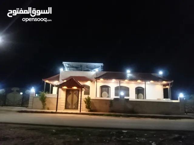 260 m2 More than 6 bedrooms Townhouse for Sale in Mafraq Dahiyat Al-Jamaa