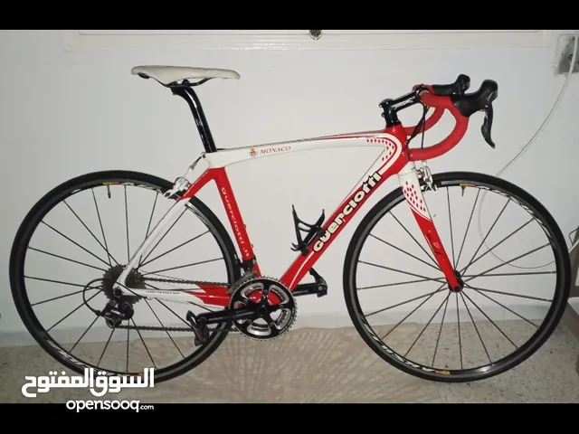 vélo carbone  taille 56 vitesse 10 2 disponible sfax