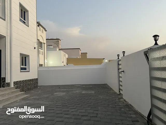 325 m2 More than 6 bedrooms Villa for Rent in Muscat Al Maabilah