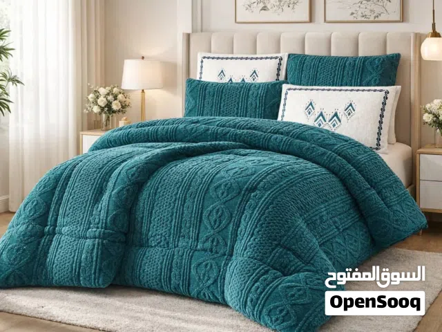 لحاف 6 قطع فروي محفر وجهين وجه فرو محفر و وجه فرو كثيف يدفي عرائسي محفر منه فيه فاخر جدآ VIP*