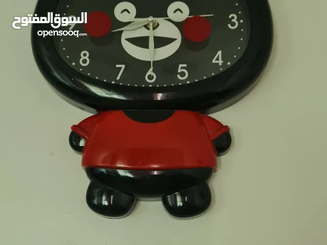 ساعة غرفة للاطفال اللون احمر على شكل ديدوب