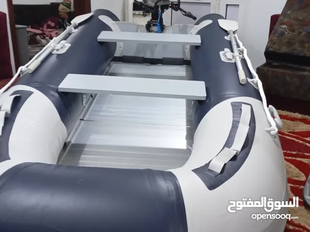 قارب انقاد مطاطي