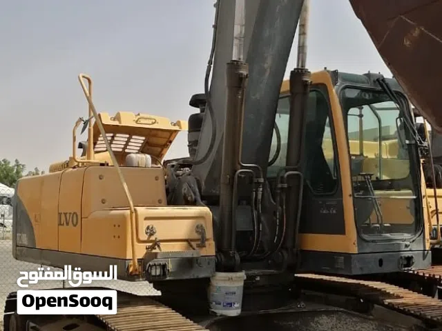 حفارة فولفو EC240BLc مديل 2012 بحالة ممتازة افحص وللعمل فوراً سيرفس كامل