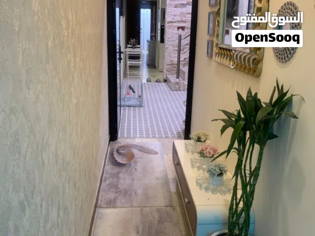 100 m2 3 Bedrooms Townhouse for Sale in Basra Baradi'yah