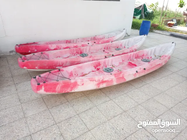 للبيع كاياكات قوارب بحالة ممتازة شبه جديدة استعمال شهرين ، الحبة ب950 درهم