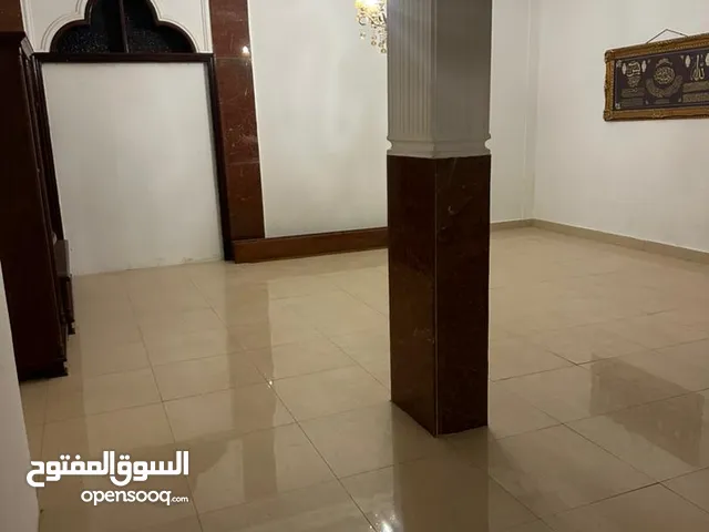 140 m2 3 Bedrooms Apartments for Rent in Tripoli Souq Al-Juma'a
