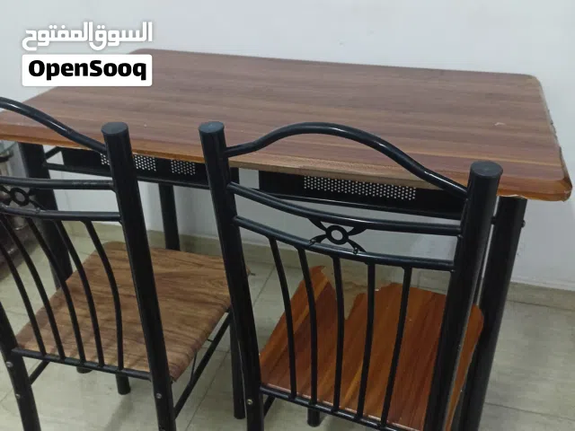 4 seater dinning table