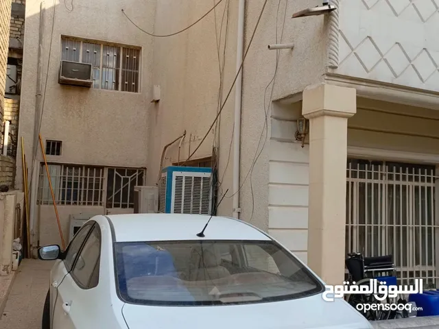 دار للبيع بسعر مناسب في الغدير بين شارع التوت وشارع الضريبة مساحة 144 واجهة 8 نزال 18