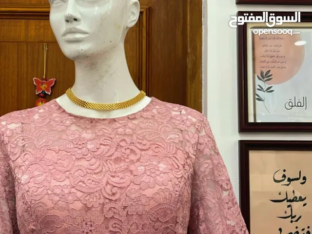 فستان نسائي وردي