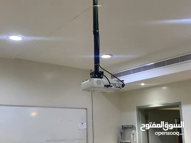 تركيب و صيانة أجهزة بروجيكتر وكمبيوترات بأقل الأسعار
