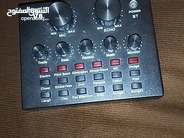 مكسر صوت جميل وشغال و في شاحن الخاص به