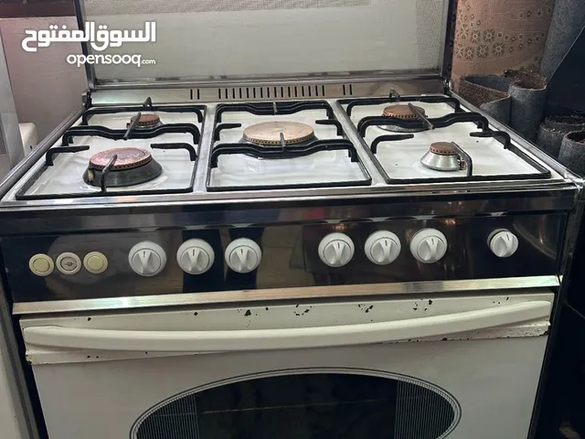 غاز يونيفيرسال مستعمل للبيع 70 د