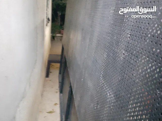 بوابة خارجي حديد بحاله جيده
