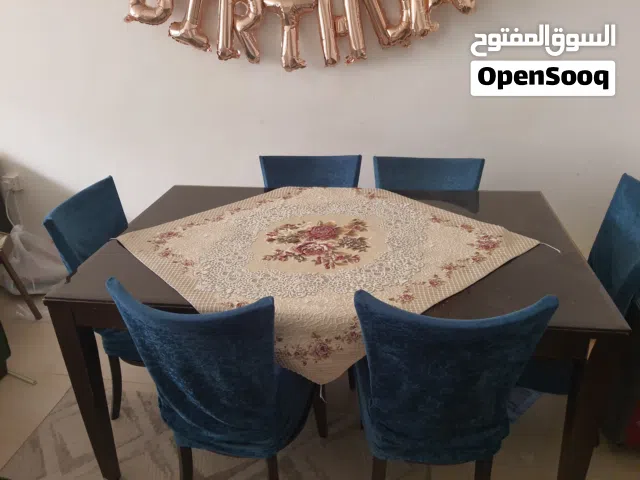 طاولة طعام