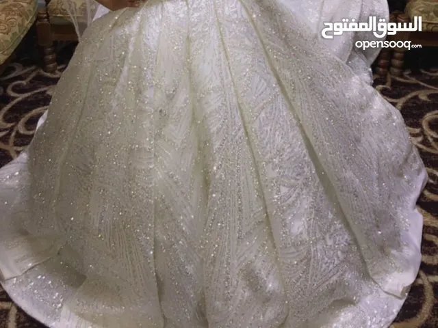 فستان زفاف موديل 2023 للبيع