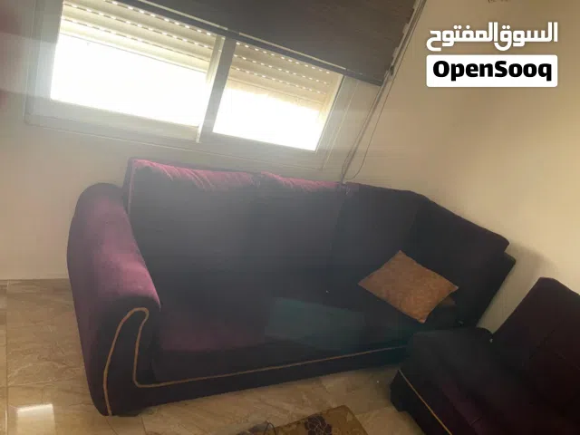 كونر خشب ثقيل بحالة جيدة