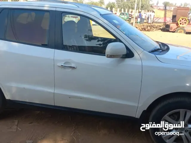 Used Hyundai Santa Fe in White Nile