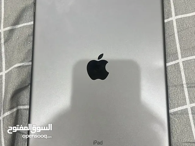 Apple iPad 8 128 GB in Al Mukalla