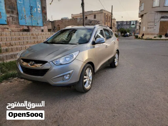 2011 Hyundai Tucson Standard