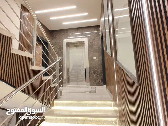 210 m2 4 Bedrooms Apartments for Sale in Amman Daheit Al Rasheed