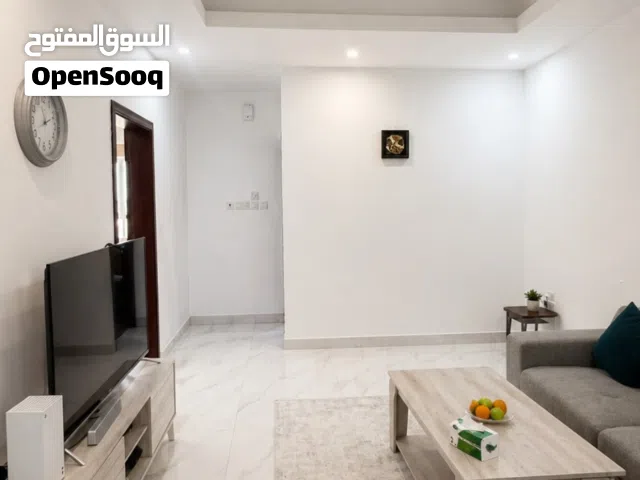شقة جاهزة و مؤجرة للبيع بدخل شهري ثابت ،مساحة 71 متر مربع، الخوض السابعة - الخط الاول