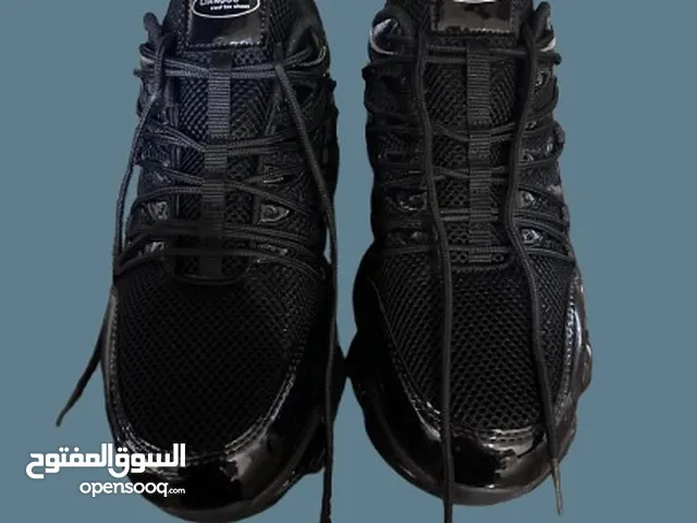 حذاء LIANGGO صناعي بقدمة حديد - تقريبا لم يستعمل