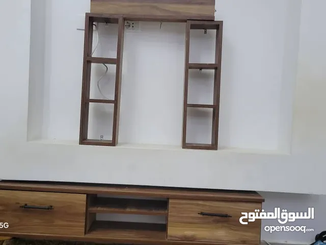 مكتبة شاشه ميترو و نصف شبه جديده