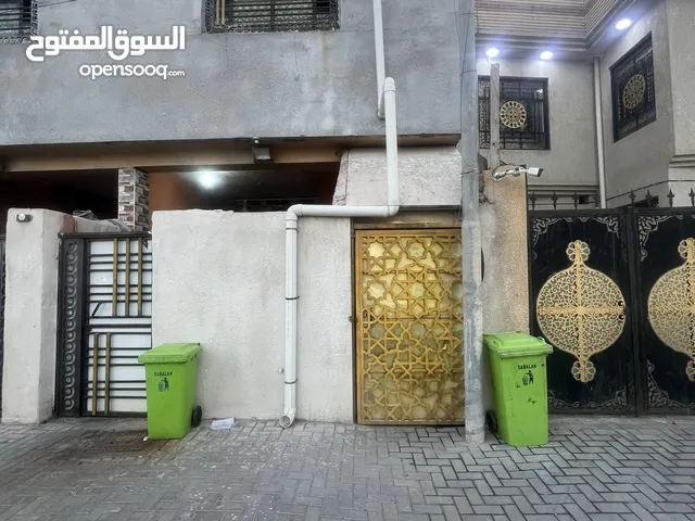 110 m2 1 Bedroom Apartments for Rent in Basra Hai Al-Shurta