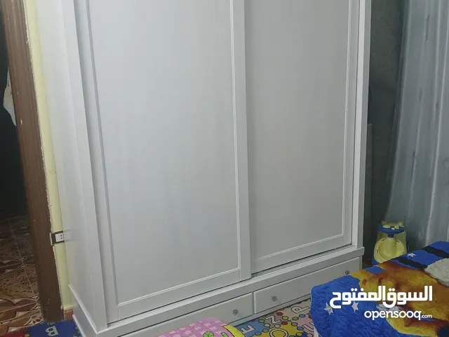 غرفه نوم اطفال وشباب تفصيل خشب لاتيه تختين وخزانه وكمدينه ومراي