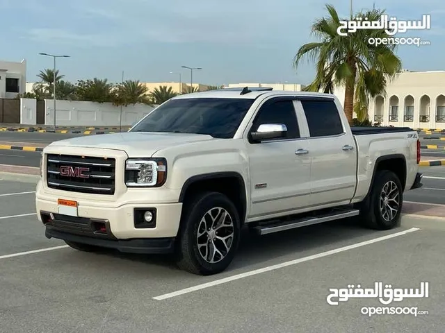 GMC Sierra 2015 in Central Governorate