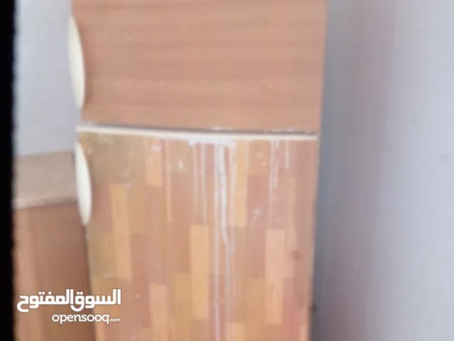 ثلاجه في حاله جيده