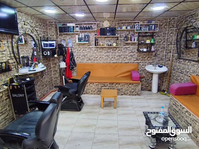 صالون حلاقة رجالي للبيع او للضمان الشهري 100