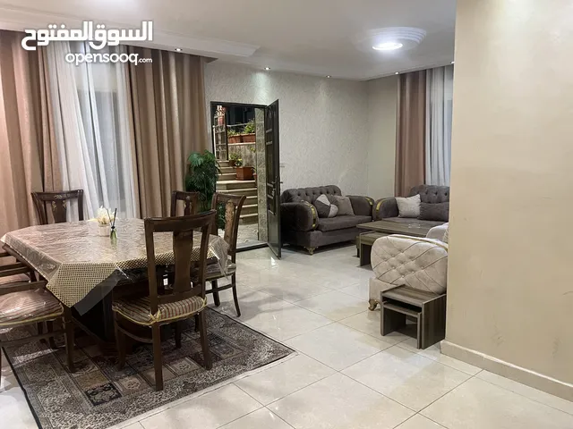 شقة مفروشة عائلية ارضية مميزة قرب التخصصي و السيفوي - 5 ايام وفوق التأجير