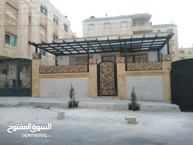 360 m2 4 Bedrooms Townhouse for Sale in Amman Daheit Al Ameer Hasan