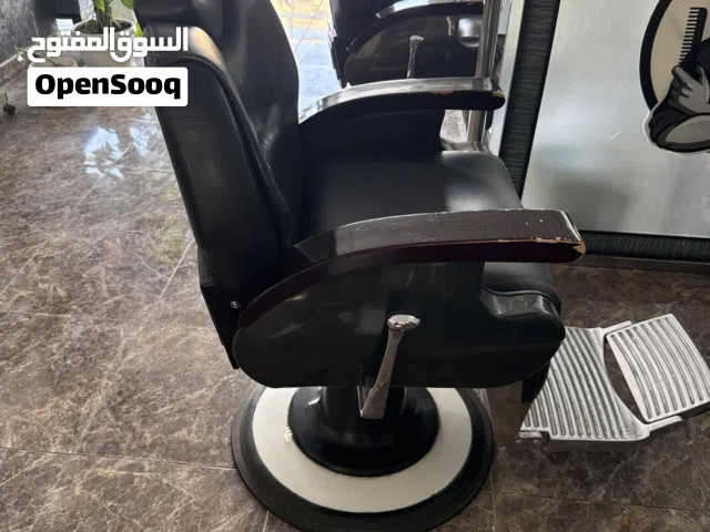 أربع كراسي حلاقة شعر