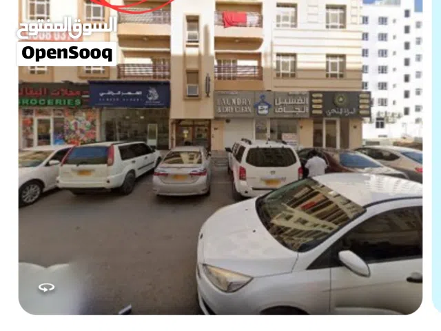 شقة نظيفه جدا في بوشر شارع الكليات 2 غرفة وصالة ومطبخ وحمامين