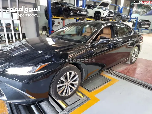 lexus ES300h  وارد الوكاله ولا زالت تحت كفالة الشركة المركزيه