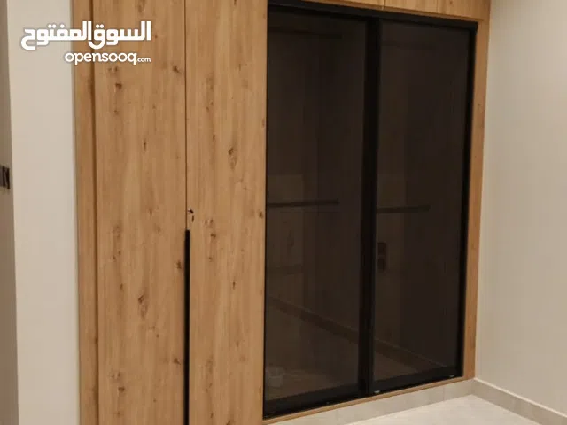 اعمال خشبيه وديكورات وجميع اعمال النجاره ديكورات داخليه وخزائن الملابس وطولات الطعام وغرف الاطفال