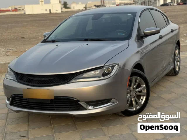 2017 كرايسلر 200 Limited