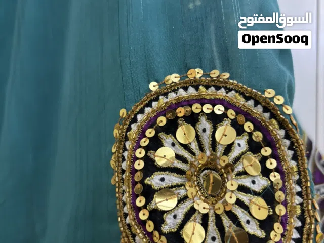 جلابية بتصميم عماني