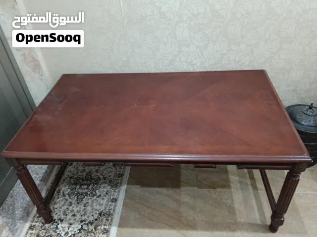 طاولة خشب كلاسيك حالته ممتازه