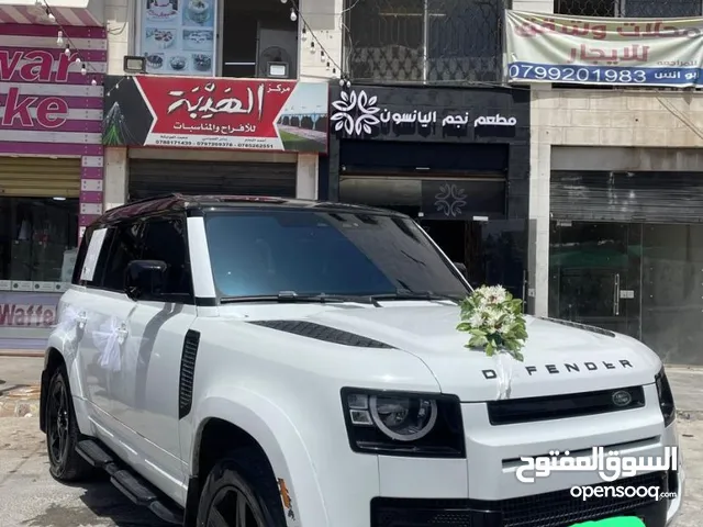Sedan Tesla in Amman
