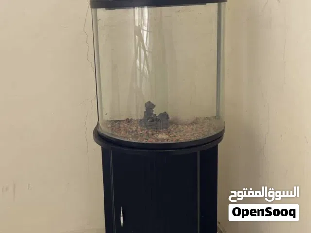 حوض مستعمل كبير مع خزانه