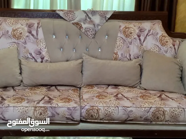كنب غرفة ضيوف كامل شبه مستعمل للبيع المستعجل