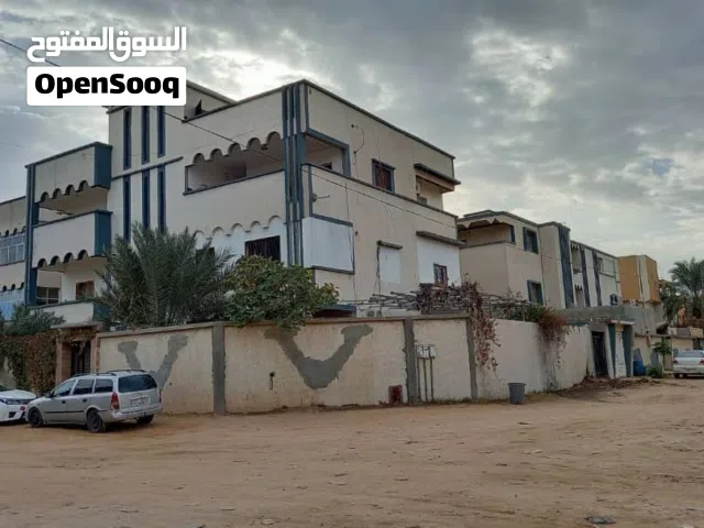 منزل واجهتين غربية وبحرية – استثماري أو سكني   الموقع: جنزور الشرقية – خلف مصحة الضياء
